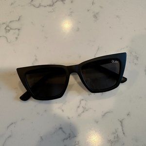 QUAY AUSTRALIA Desi Perkins Dont @ Me Black Sunglasses